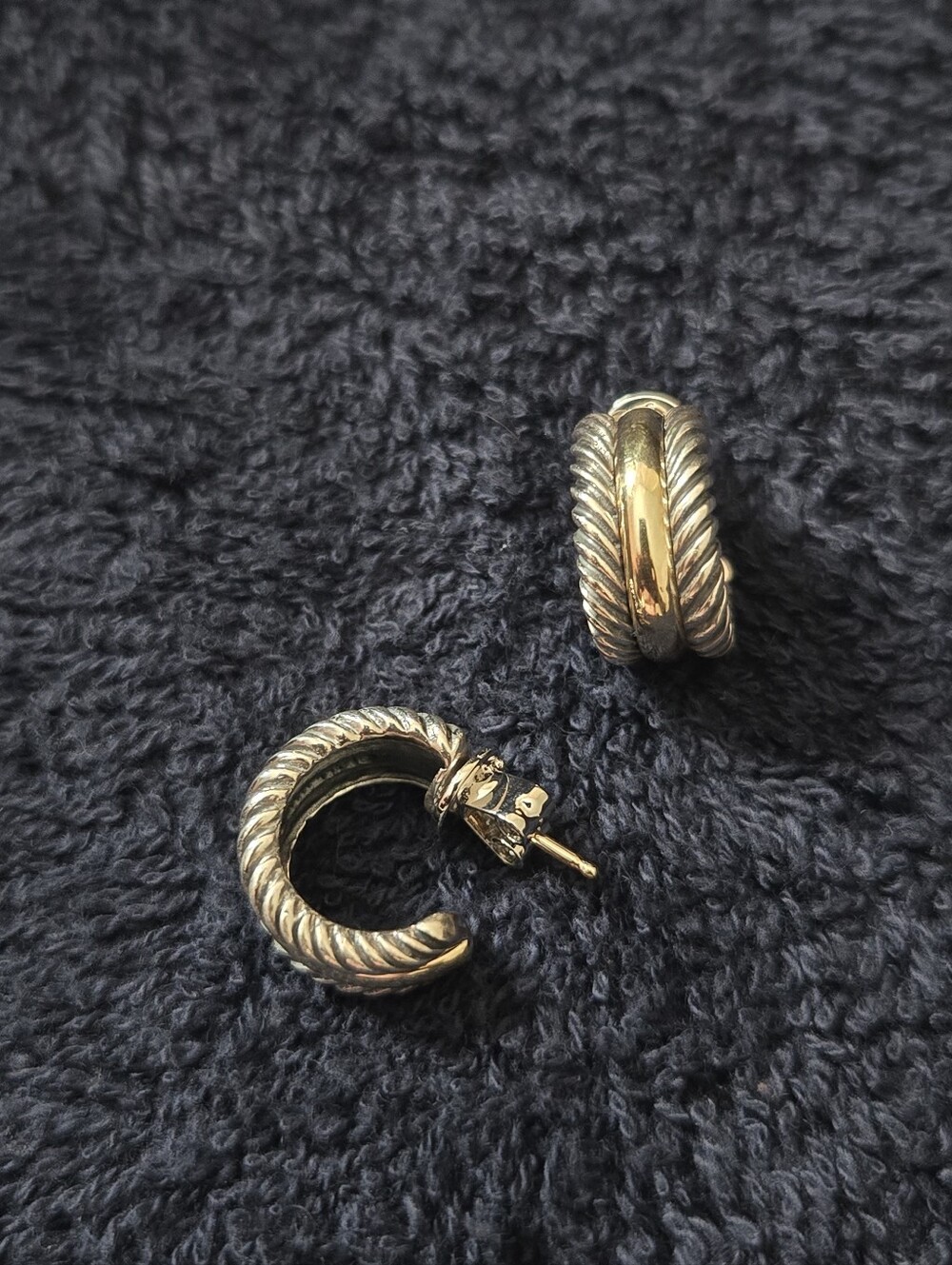 David Yurman Huggie Hoop Earrings - Picture 5 of 16
